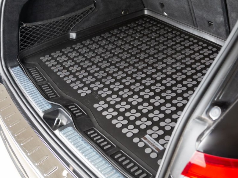 Korito za prtljažnik automobila prati konture prtljažnika