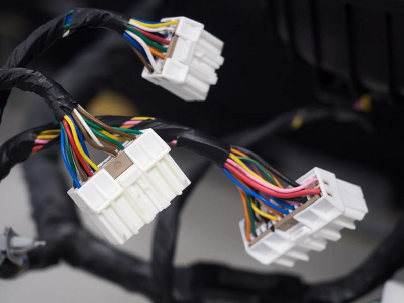 automobilska elektronika upravlja nizom funkcija